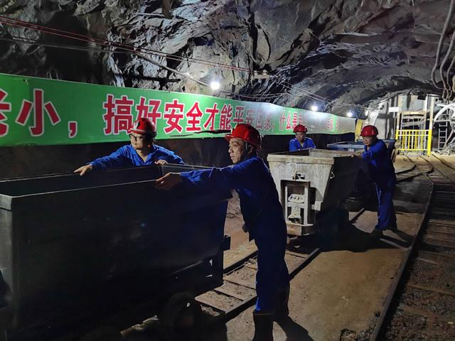 智能采矿设备监测:全天候守护矿山安全与效率的智能管家